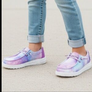 Hey Dude | Wendy Youth Shimmery Dreamer Unicorn | Youth Big Girl Sizes : Various